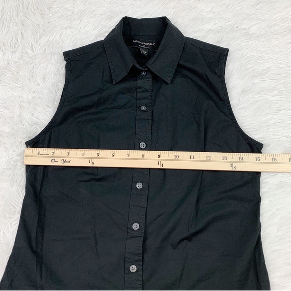 Banana Republic petite tailored fit sleeveless button up shirt in black solid - Picture 3 of 8